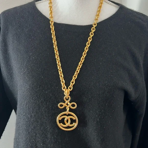 CHANEL RARE Gold plated necklace chain 27”, CC logo 3” - Picture 1 of 8
